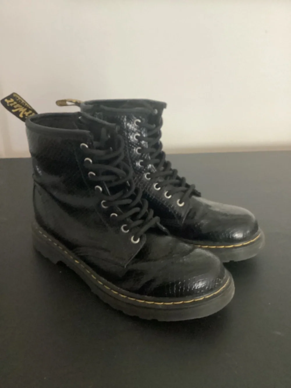 Doc Martens 1460 J Croco Croc Girls Boots Junior Youth 3 Black Great, gently use